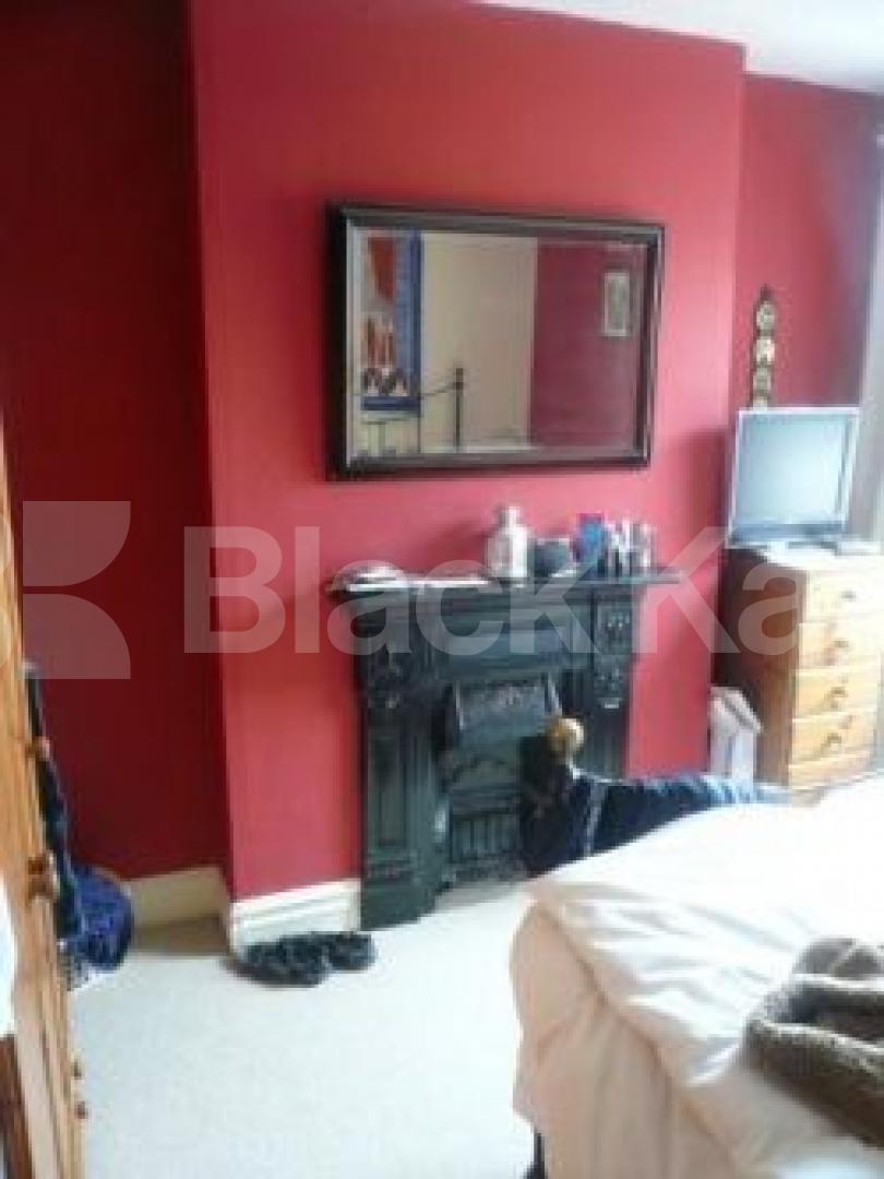 			LET!, 2 Bedroom, 1 bath, 1 reception Flat			 Eastern Road, BOUNDS GREEN N22